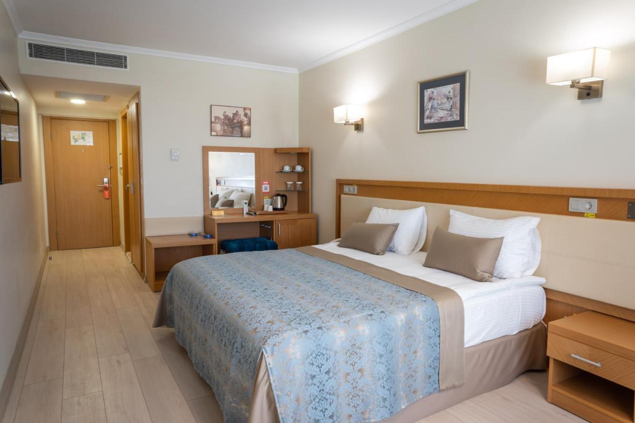 Patalya Lakeside Resort Hotel Golbası 外观 照片